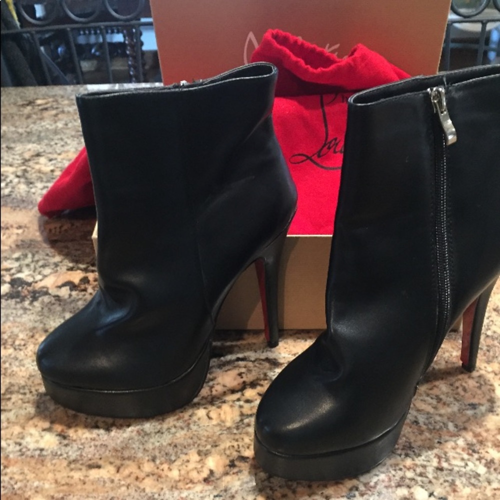 Christian Louboutin Lily Nappe size 8.5